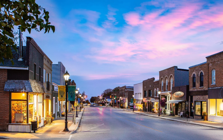Downtown Thornbury at dusk, Town of The Blue Mountains